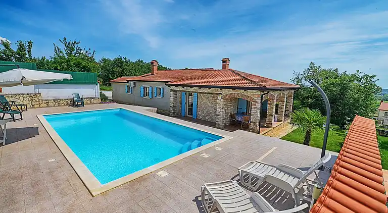 The villa with pool and garden, perfect for a family holiday