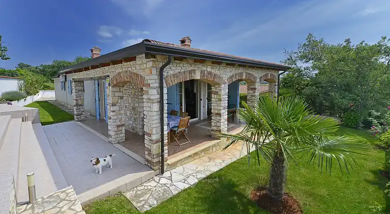 The villa with pool and garden, perfect for a family holiday
