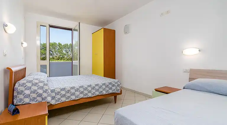 Wonderful two-room apartment immersed in a green oasis 