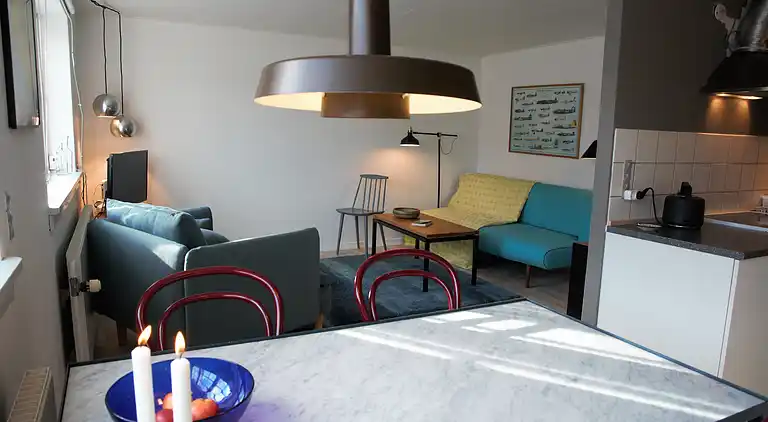 Hyggelig lejlighed i den gamle Gård i Gaden