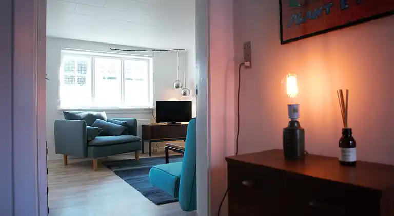 Hyggelig lejlighed i den gamle Gård i Gaden