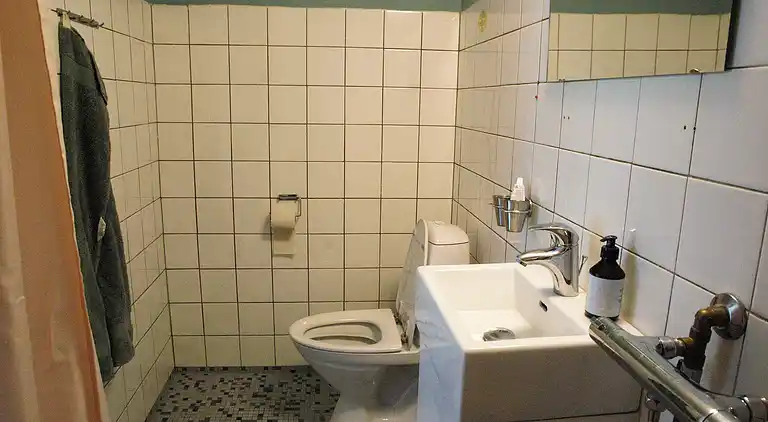 Hyggelig lejlighed i den gamle Gård i Gaden