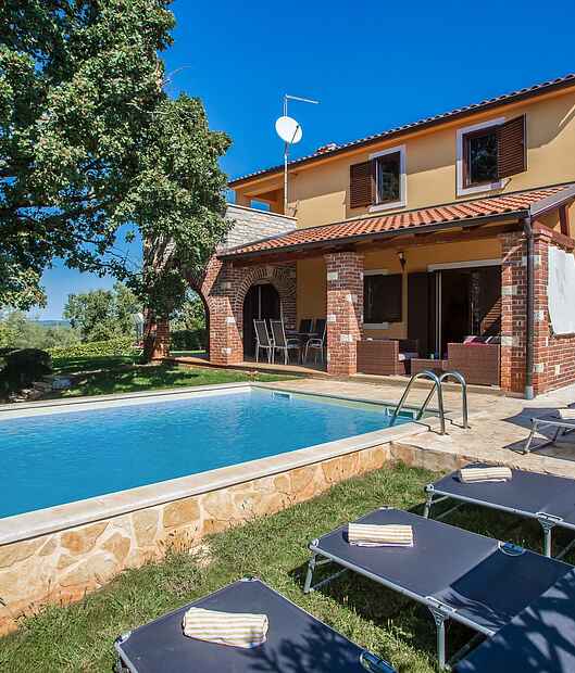 mh81727 - Beautiful villa with pool and a great garden