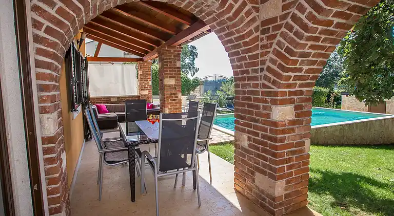 Beautiful villa with pool and a great garden