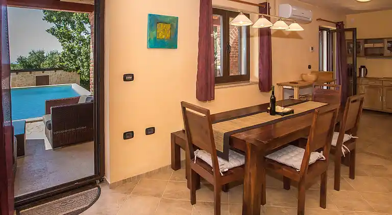 Beautiful villa with pool and a great garden