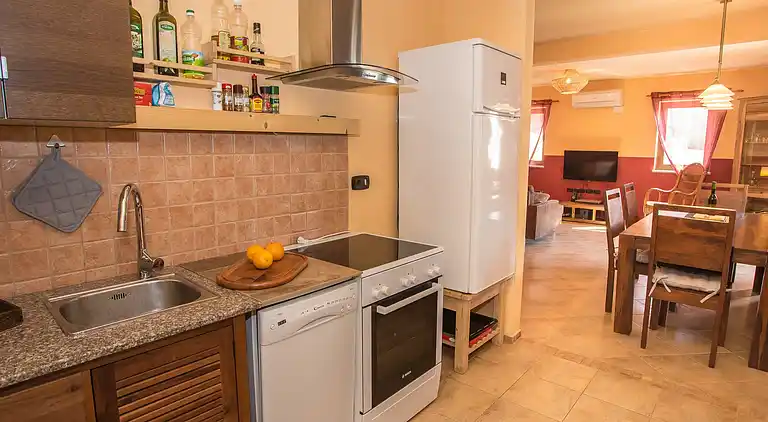 Beautiful villa with pool and a great garden