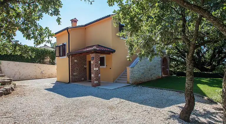 Beautiful villa with pool and a great garden