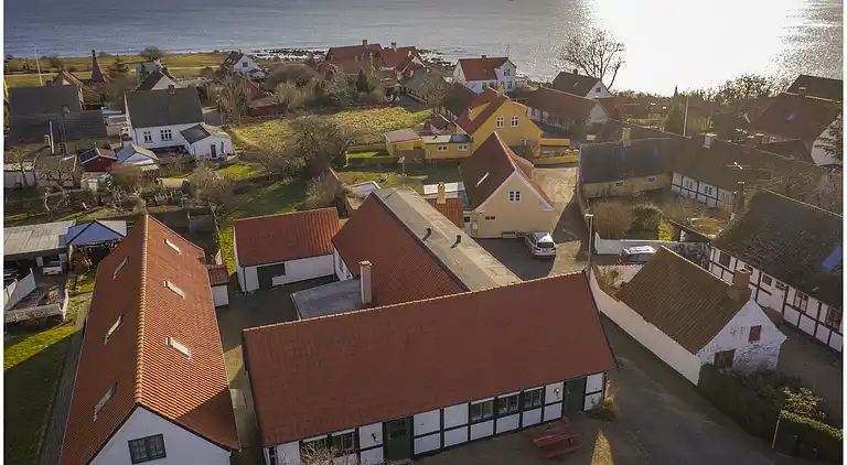 Hyggelig lejlighed i den gamle Gård i Gaden