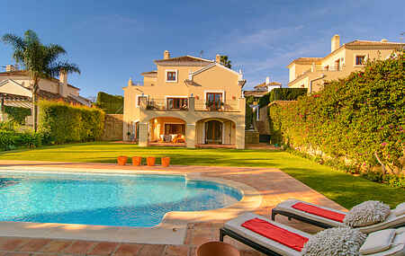 Villa El Paraíso de 4 dormitorios, piscina climatizada. 