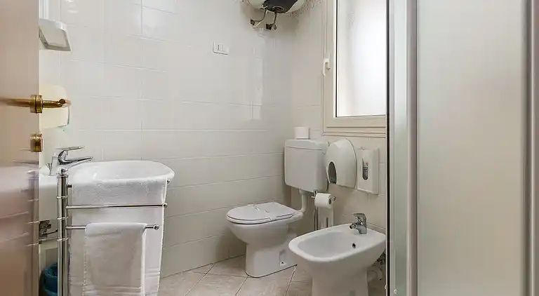 Wonderful two-room apartment immersed in a green oasis 