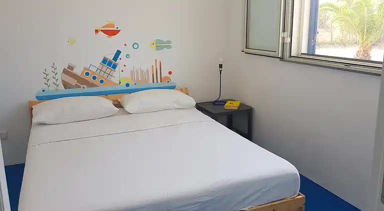 Villa Lumar facing the sea in a private rd.