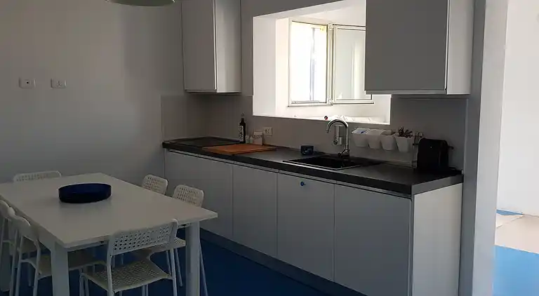 Villa Lumar facing the sea in a private rd.