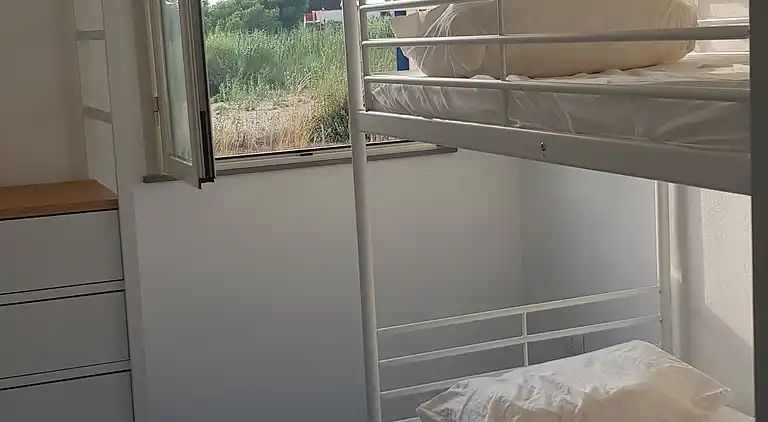 Villa Lumar facing the sea in a private rd.