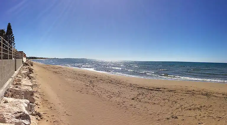 Ellumara holiday home on the beach of Granelli