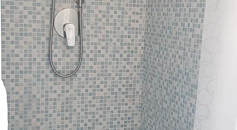 Villa Lumar facing the sea in a private rd.