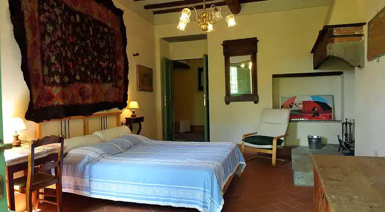 The farmhouse of the Caiano farm -  fenced garden