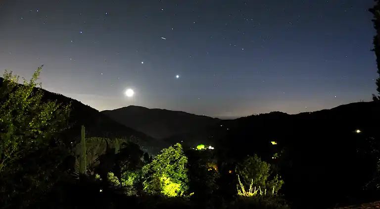 The farmhouse of the Caiano farm -  fenced garden