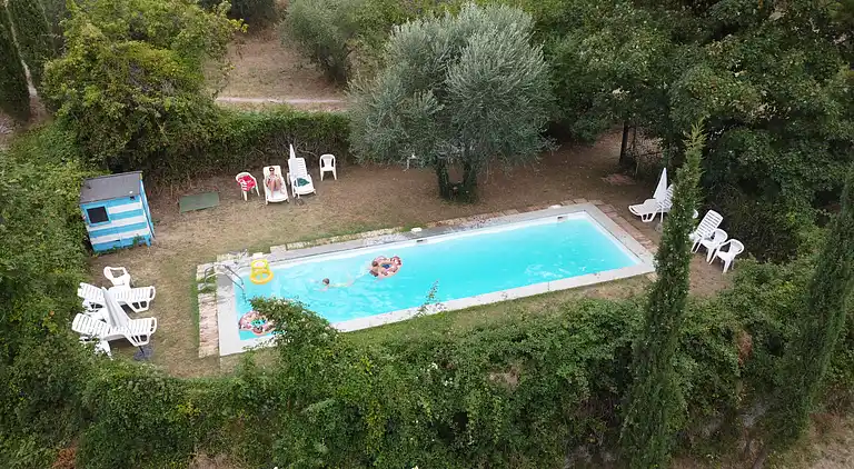 The farmhouse of the Caiano farm -  fenced garden
