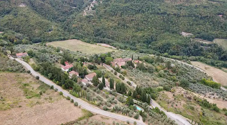 The farmhouse of the Caiano farm -  fenced garden