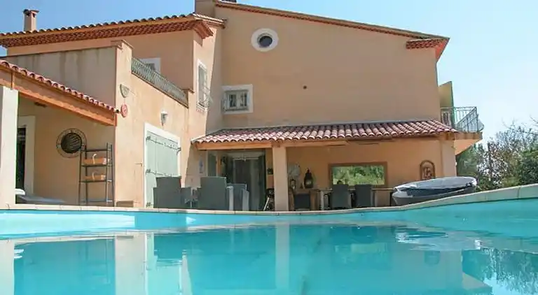 Holiday home in Brue-Auriac