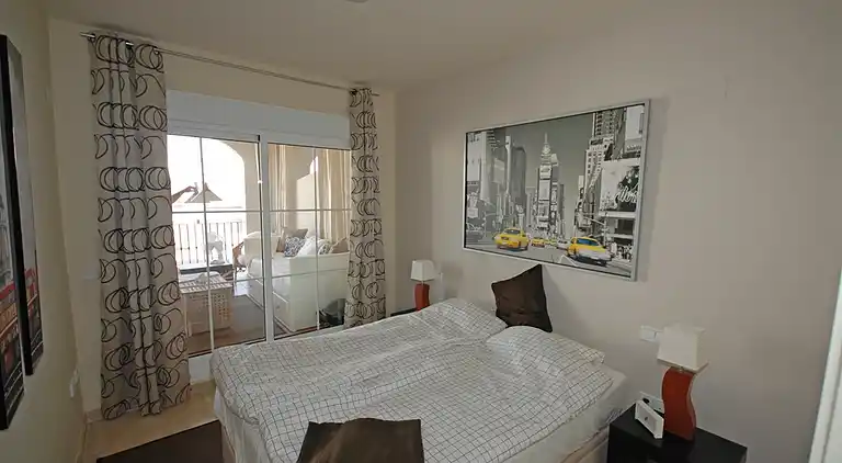 3 bed  w/private Jacuzzi &amp; 2 pools in beach town