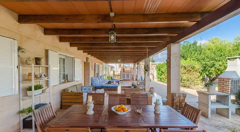 Manor house in Urbanització Can Sionet