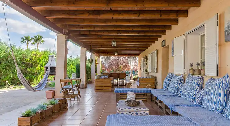 Manor house in Urbanització Can Sionet