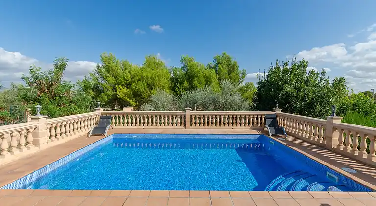 Manor house in Urbanització Can Sionet