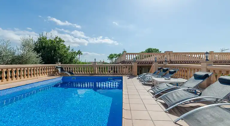 Manor house in Urbanització Can Sionet