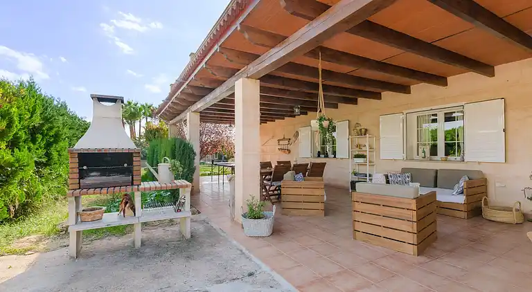 Manor house in Urbanització Can Sionet