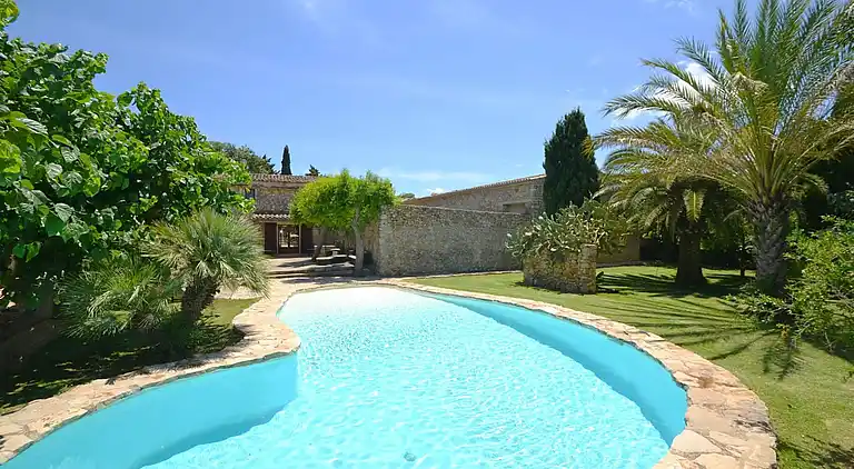 Semesterbostad i Búger