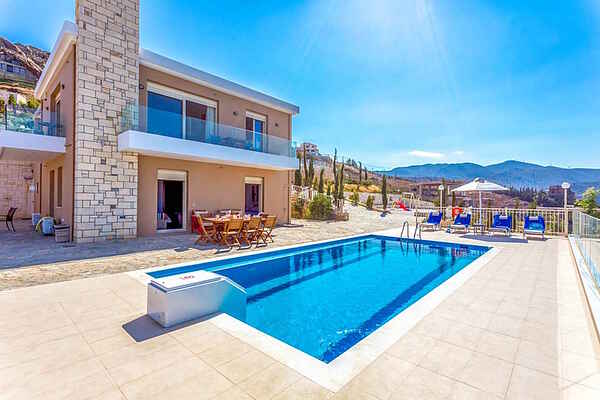 Luxury Villa Rami with private swimming pool