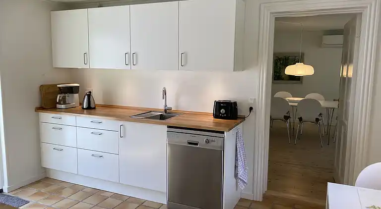 Idyllisch gelegenes Holzhaus an Wald und See