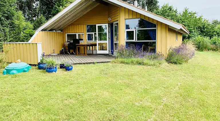 Familievenligt sommerhus tæt på strand