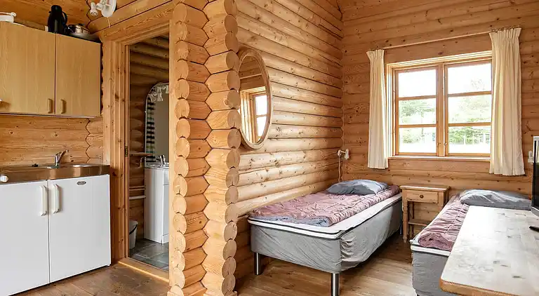 1 room,attached house