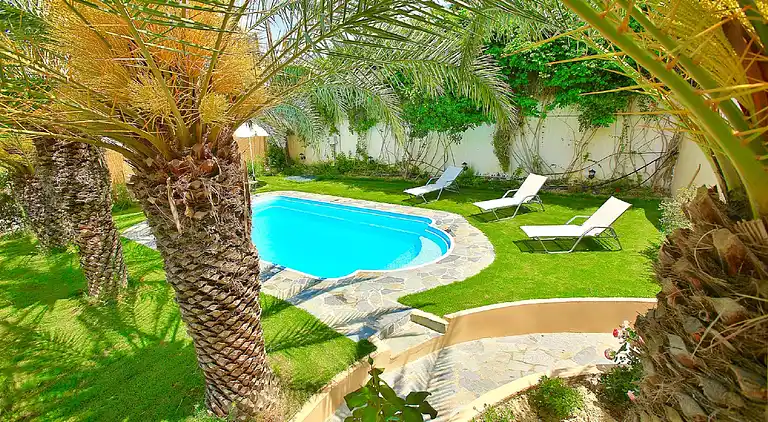 Villa Karteros with private swimming pool