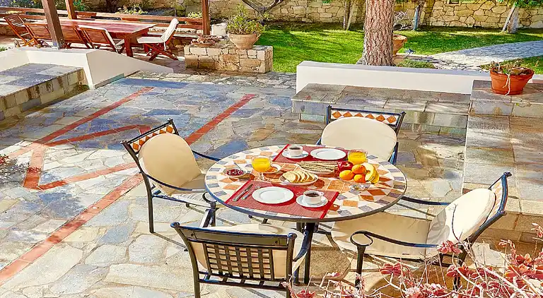 Villa Karteros with private swimming pool