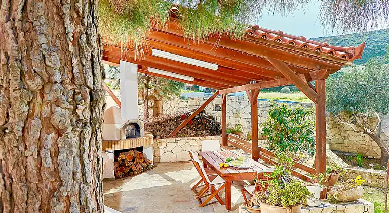 Villa Karteros with private swimming pool