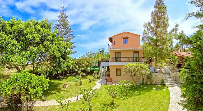 Villa Karteros with private swimming pool