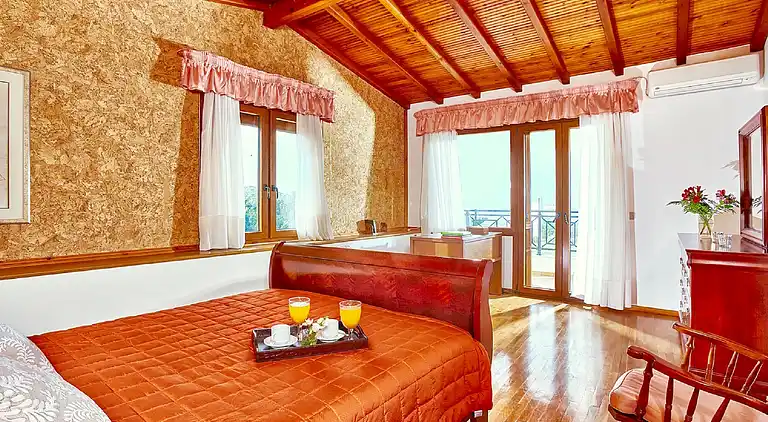 Villa Karteros with private swimming pool