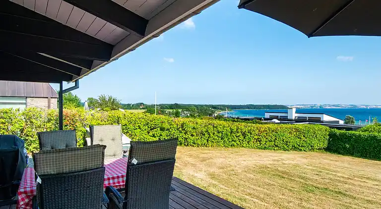 Holiday home in Følle Strand