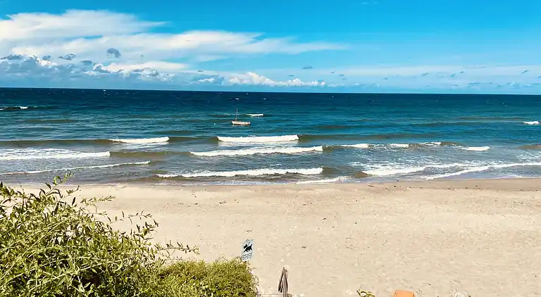 Charmerende sommerhus tæt på smuk badestrand