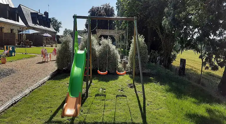 Semesterbostad i Champteussé-sur-Baconne