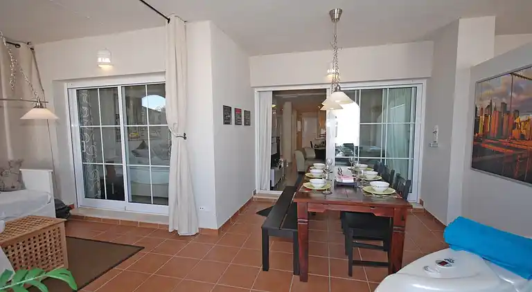 3 bed  w/private Jacuzzi &amp; 2 pools in beach town