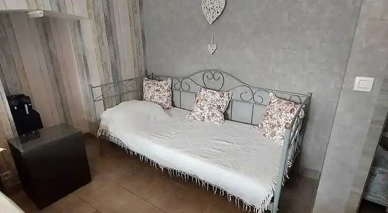 Farm house in Aublain