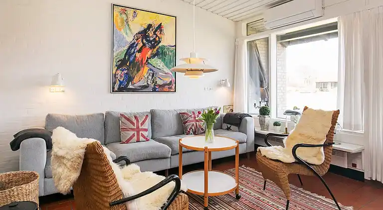 3 room,w/partially seaview