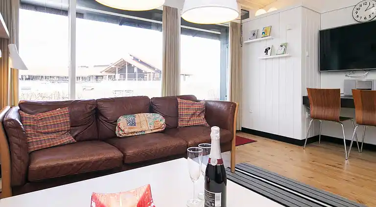 3 room,w/partially seaview