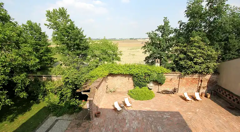 Manor house in Stagno Lombardo