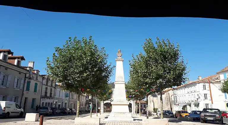 Holiday home in Verteillac