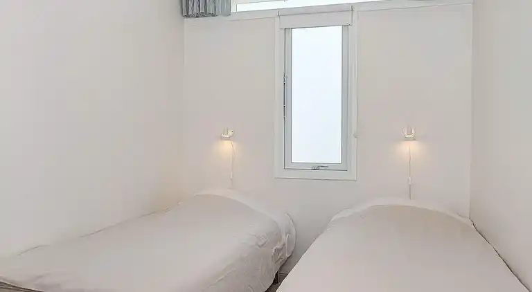 2 Zimmer,Erdg. oder 1.stock